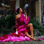 Rauchende Flamencotänzerin